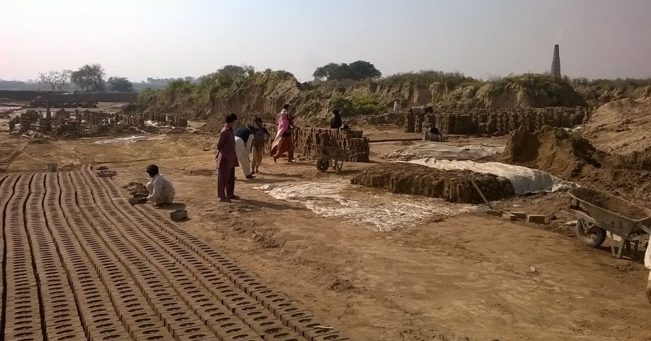 Brick Kiln Workers And The Debt Trap In Pakistani Punjab Opendemocracy