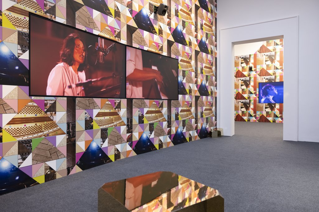 Room 6 of Sonia Boyce's installation 'Feeling Her Way' in the British Pavilion at the Venice Biennale 2022, featuring performer Tanita Tikaram