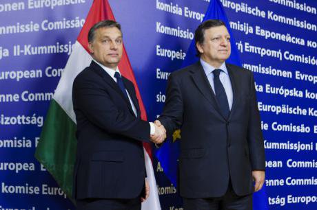  José Manuel Barroso and Victor Orban.