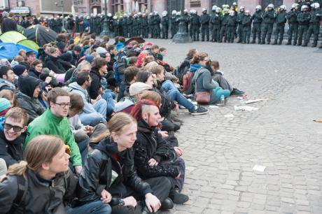 Blockupy protesters take action against banking and finance system