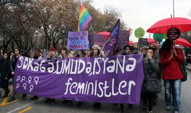1394301250-turkey-women-march-against-violence-on-international-womens-day_4128044.jpg