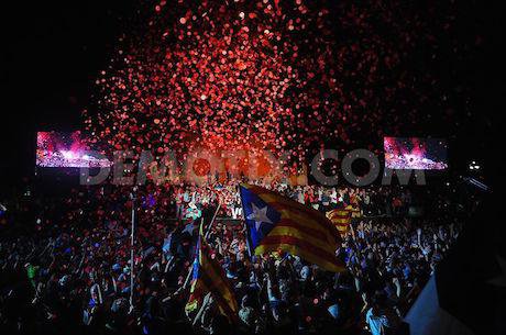 1443229523-catalan-separatist-party-celebrates-end-of-campaigning-before-election_8650294.jpg