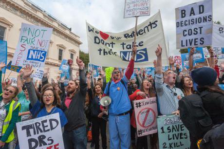 1445173940-junior-doctors-mass-rally-in-london-against-new-contract_8825460.jpg