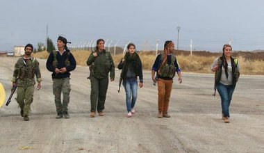 YPG and YPJ fighters in Kobane