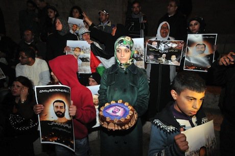 Palestinians protest for the release of Samer Issawi. Demotix/Mahmoud Illean. All rights reserved.