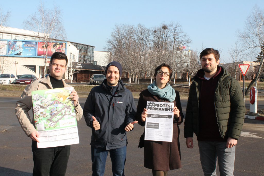 1_Free Moldova and OccupyGuguta teaming up_Alex Mihailenco is the second from the left_c_Daniela Prugger.JPG