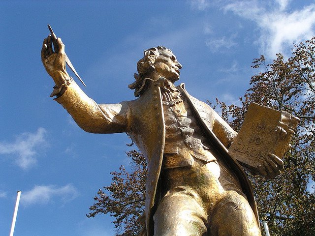 Statue of Thomas Paine