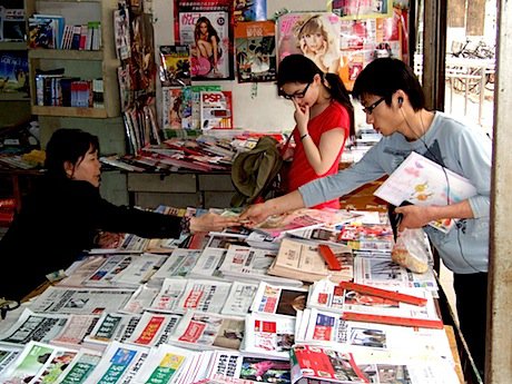 Buying newspapers in Beijing. Demotix/Alec Ash. All rights reserved.