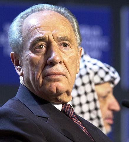 438px-Shimon_Peres,_Yasser_Arafat_-_World_Economic_Forum_Annual_Meeting_Davos_2001.jpg