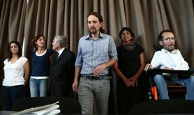 Podemos leader Pablo Iglesias talks to the press in Madrid. Demotix/Hugo Ortuno Suarez. Some rights reserved.