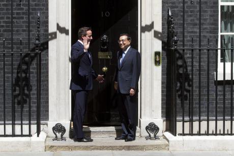 David Cameron chats with his Chinese counterpart Li Keqiang outisde Downing Street