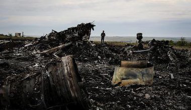 Charred fuselage of MH17. Demotix/Petr Shelmovsky. All rights reserved.