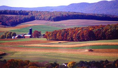 640px-Farming_near_Klingerstown,_Pennsylvania.jpg