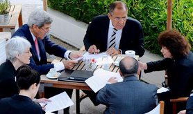 640px-Kerry_and_Lavrov,_with_senior_advisers,_negotiate_chemical_weapons_agreement_on_September_14,_2013.jpg