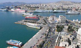 640px-Port_of_Piraeus.jpg