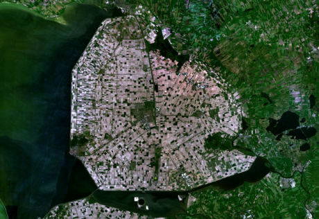 640px-Satellite_image_of_Noordoostpolder,_Netherlands_(5.78E_52.71N).png