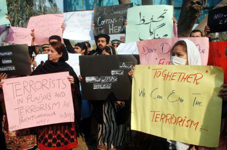 Peshawar protest against Taliban attack on Army Public School, December 17, 2014