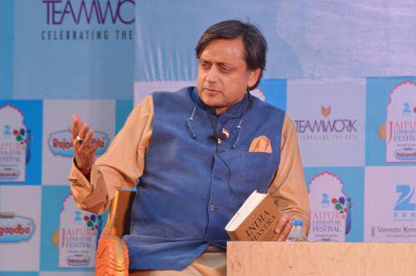 Shashi Tharoor at the Jaipur Literary Festival, 2015.