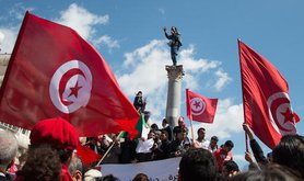 Thousands of people rally against terrorism in Tunisia. Hamideddine Bouali/Demotix. All rights reserved.