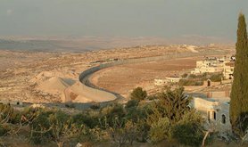One of many separation walls dividing Israel and Palestine. Flickr/David Lisbona. Some rights reserved.