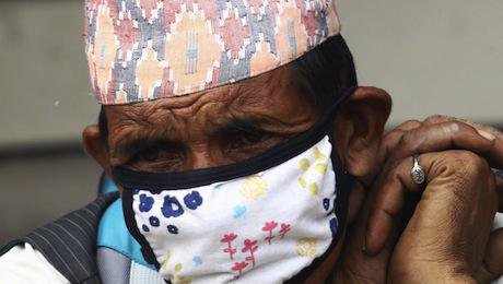 An elderly man waits for news of his relatives. Demotix/Sunil Sharma. All rights reserved.