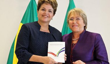 800px-Dilma_Bachelet_2011_0.jpg