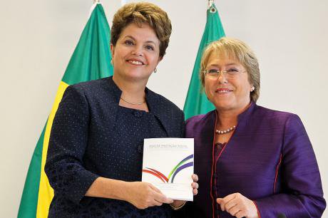 800px-Dilma_Bachelet_2011.jpg