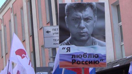800px-March_in_memory_of_Boris_Nemtsov_in_Moscow_-_20.jpg