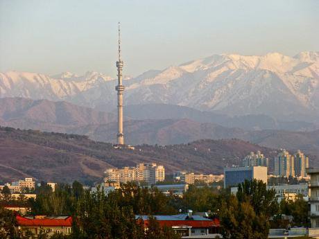 800px-TV-Turm_Almaty_-_3.jpg