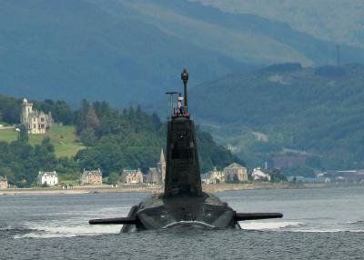 800px-Trident_boat_0.jpg