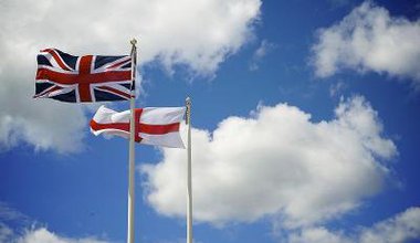 800px-Union_Flag_and_St_Georges_Cross.jpg