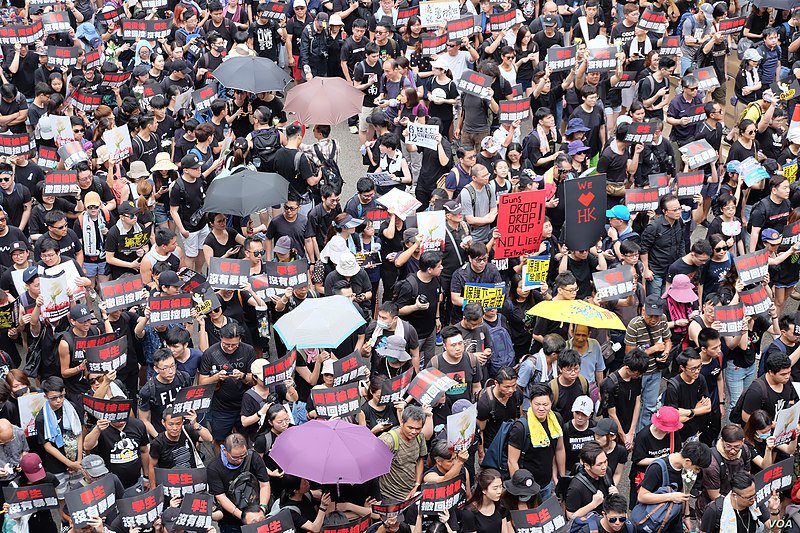 800px-Voa_hong_kong_protest_16june2019.jpg
