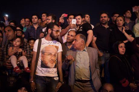 Iranians pour onto streets ( t-shirt shows Minister of Foreign Affairs), July 14, 2015.