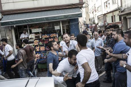 Police detain protesters at Turkey&#39;s decision to end PKK peace process, July 26, 2015,Istanbul.