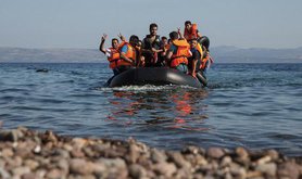 Syrian refugees arrive on Lesbos. Demotix/Björn Kietzmann. All rights reserved.