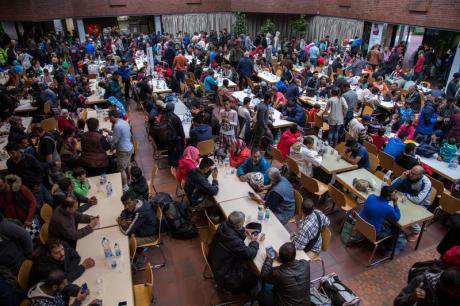 More than 1000 refugees welcomed in Dortmund,