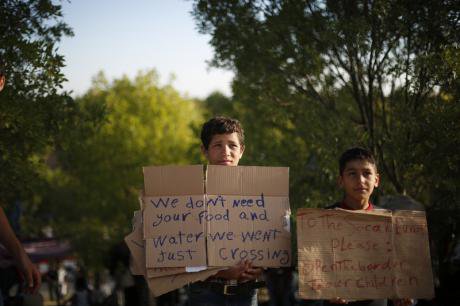 Syrian refugees walk of hope to Europe (Sahan Nuhoglu/Demotix)