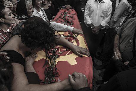 Relatives of the Ankara victims. Demotix/Recep Yılmaz. All rights reserved.