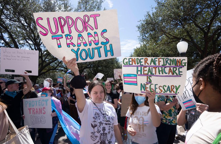 https://cdn2.opendemocracy.net/media/images/Anti-trans_policy_protest_Texas.max-760x504.jpg