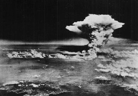 Atomic_cloud_over_Hiroshima_(from_Matsuyama).jpg