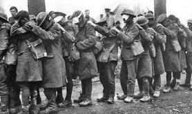 British_55th_Division_gas_casualties_10_April_1918.jpg