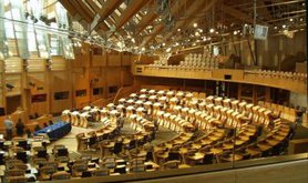 Debating_chamber,_Scottish_Parliament_(31-05-2006).jpg