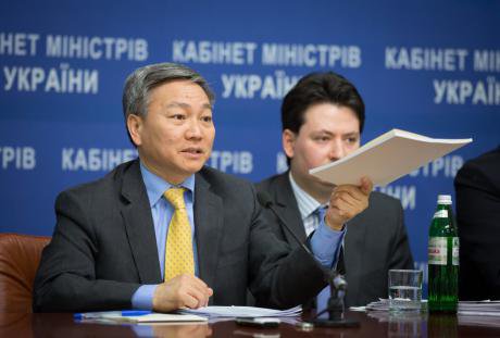 Qimiao Fan, World Bank director for Belarus, Moldova & Ukraine, at a March 2015 press conference in Kyiv concerning the loan