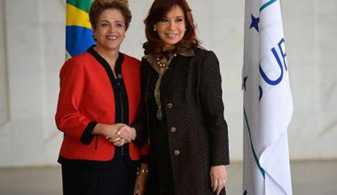 Dilma_Rousseff_e_Cristina_Kirchner_em_2015_0.jpg