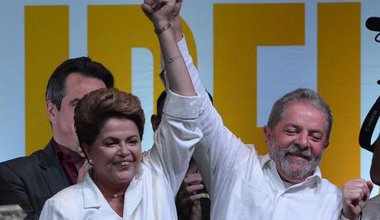 Dilma_reeleita_com_Lula_1.jpg