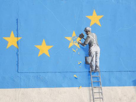 Douvres,_Brexit,_par_Banksy_(2017)._Détail.jpg