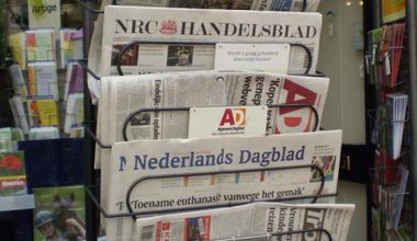 Dutch_newspapers.jpg
