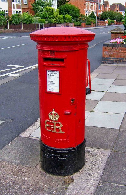 Edward_VIII_post_box%2C_Ombersley_Road%2C_Worcester_-_geograph.org_.uk_-_1455951.jpg