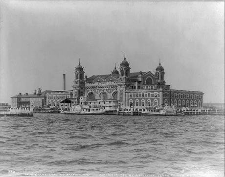 Ellis_Island_in_1905[1].jpg
