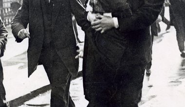 Emmeline_Pankhurst_Arrested_1907-1914.jpg